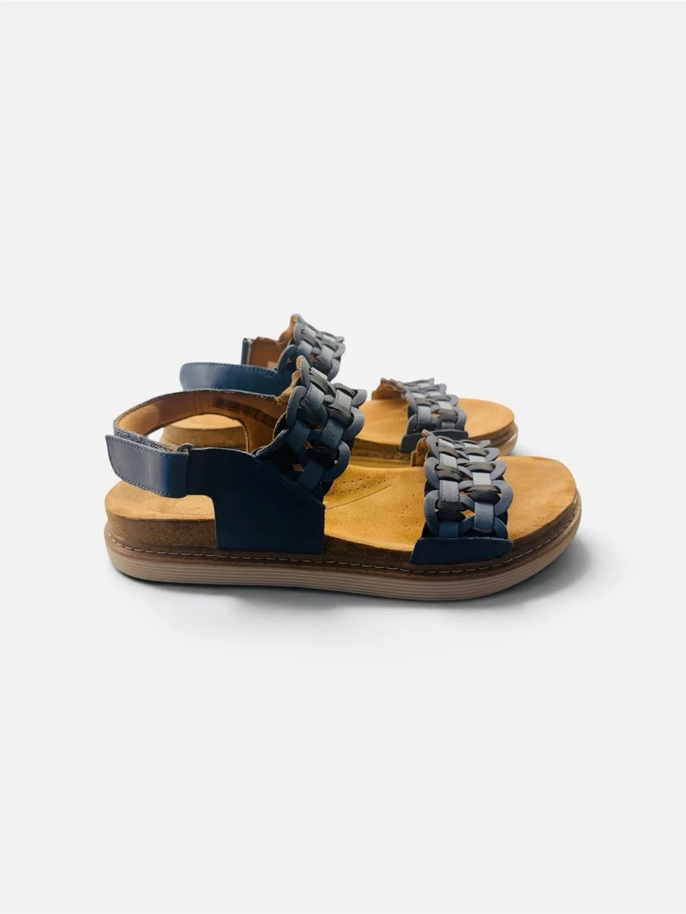Clarks Arwell Glide Blue Woven Leather Comfort Sandals Size 9.5 Women’s Meduim